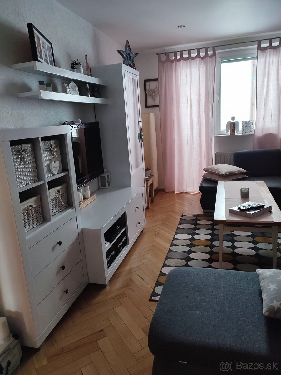 Prenájom 3 izb. bytu - 2