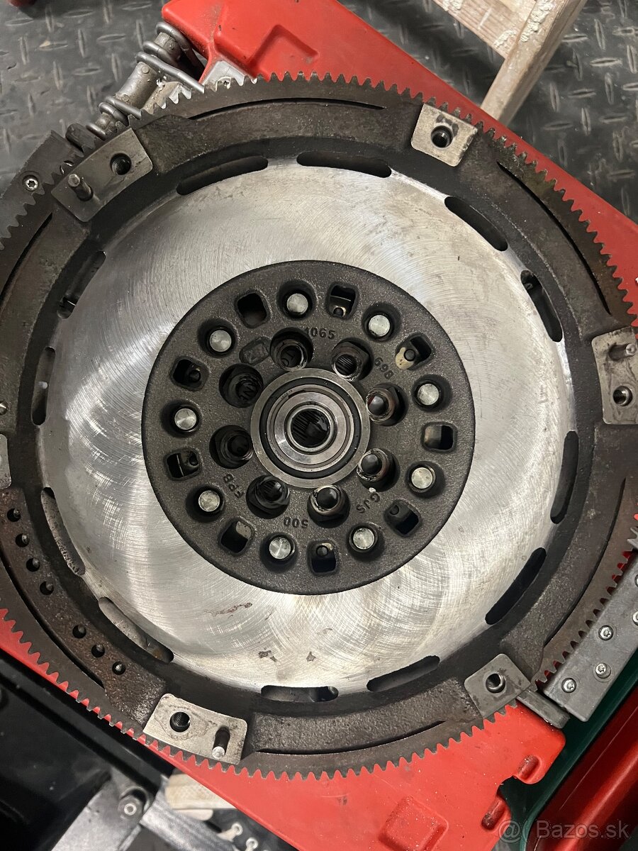 Predam zotrvacnik a spojkovu sadu - 2