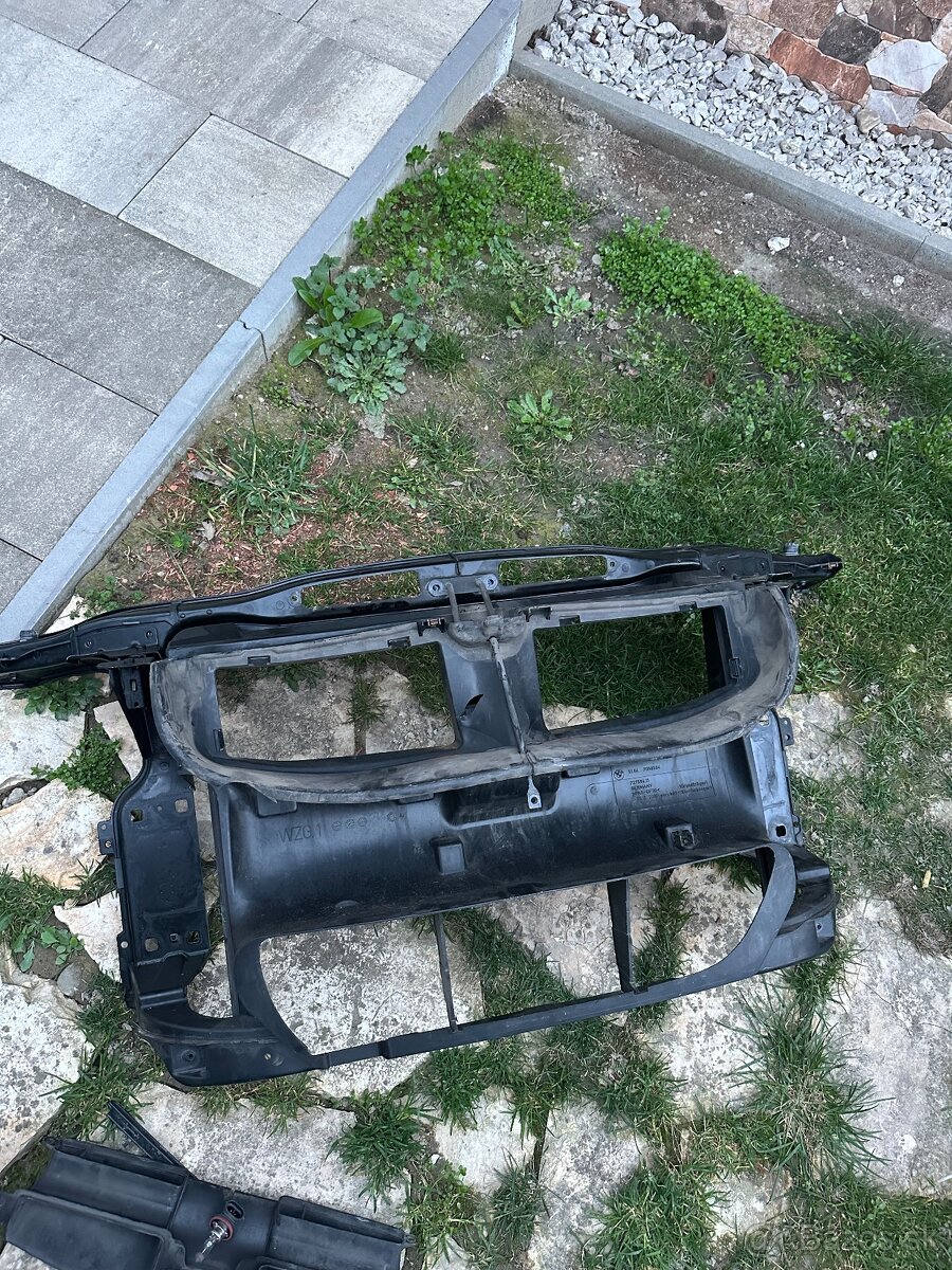 Predaj náhradných dielov na BMW e90 - 2