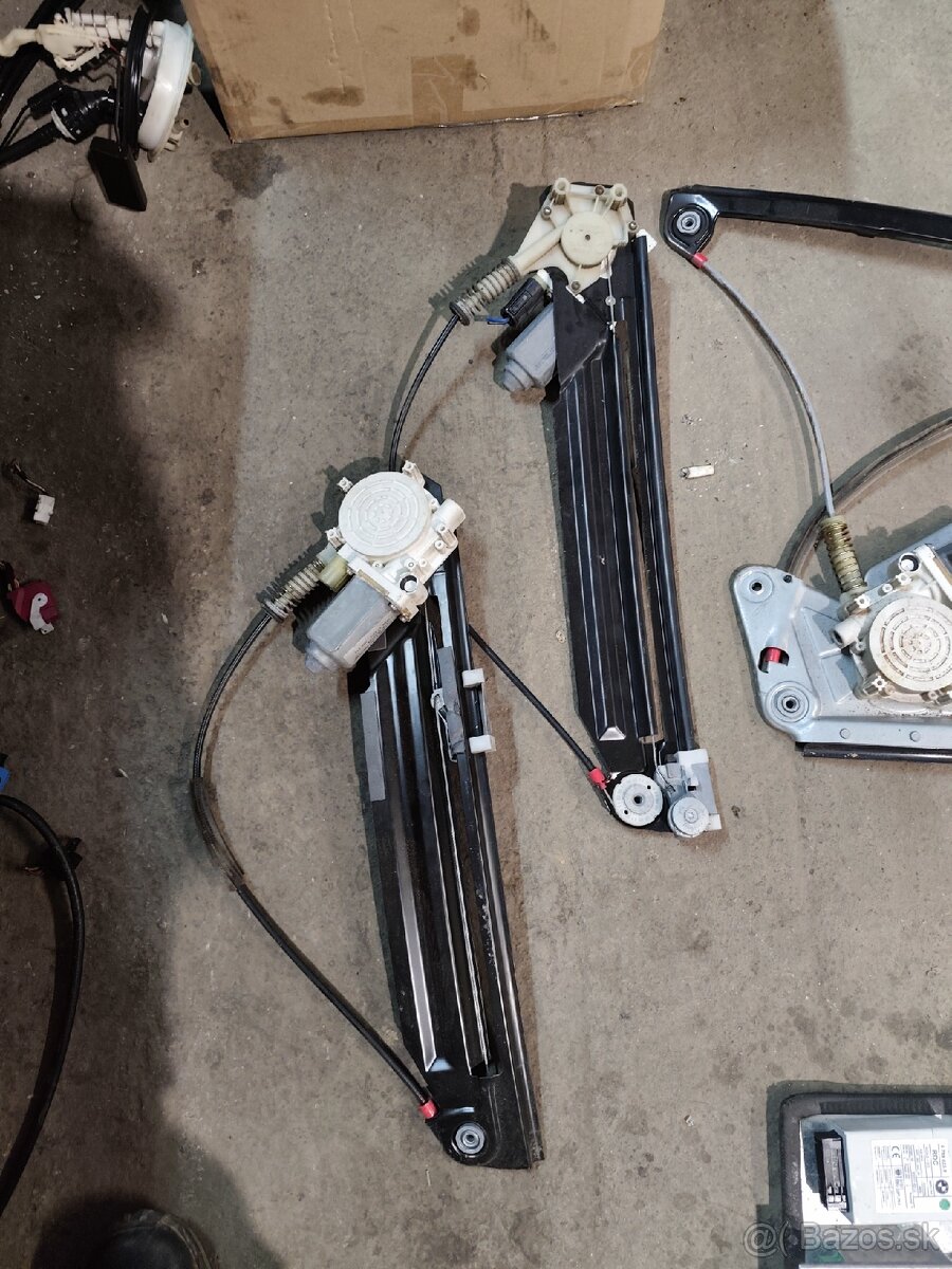 BMW E39 STAHOVAČKY OKIEN - 2