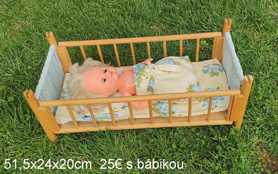 retro postielka s bábikou - 2