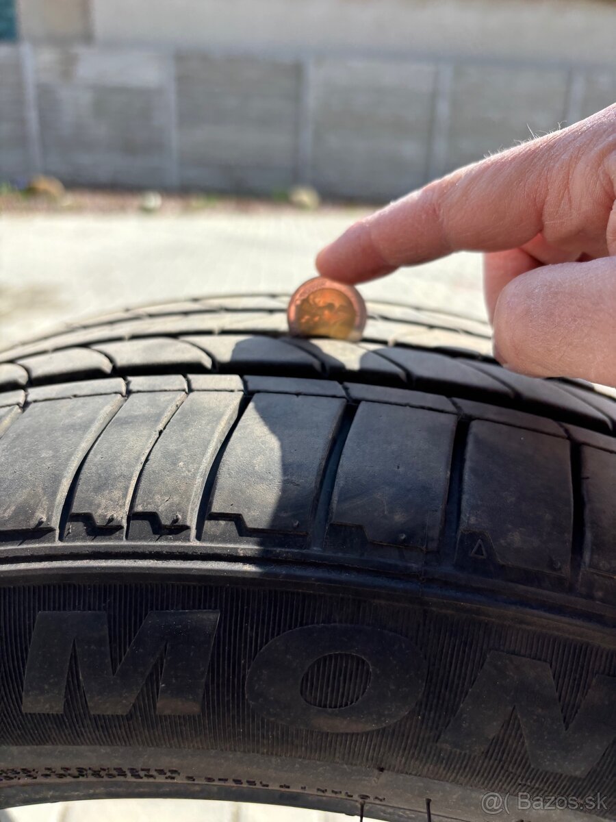 Predám letné pneu 215/55 R17 - 2