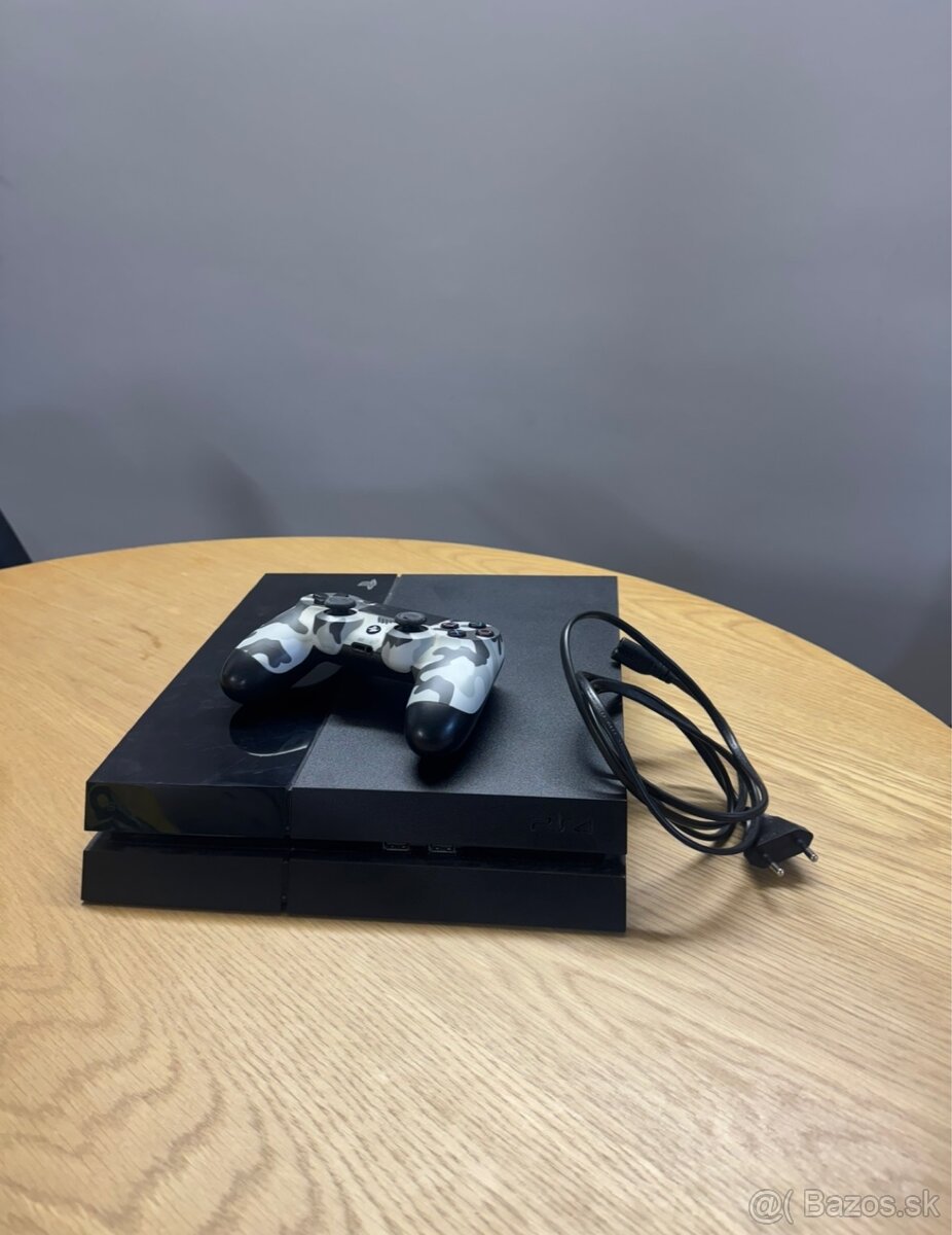 Playstation 4 (PS4) - 2