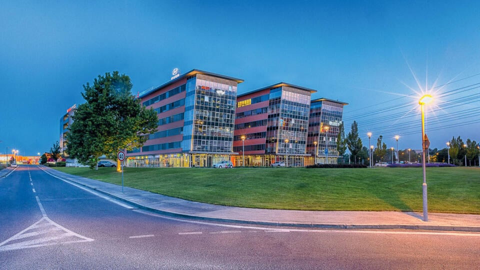 Prenájom kancelárskeho priestoru 473m² na ulici Galvaniho v - 2