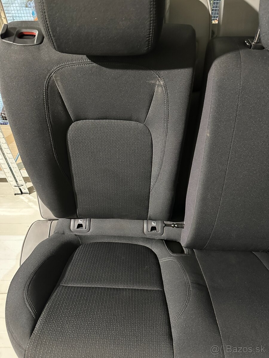 Zadné sedadlá Jaguár E-Pace L0539830AC04PVJ - 2