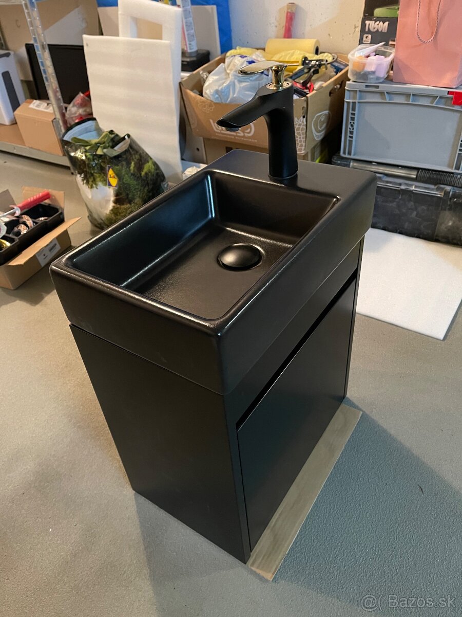 Skrinka s umývadlom - 2