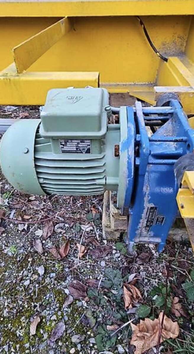 Halový žeriav 11m 3t - 2