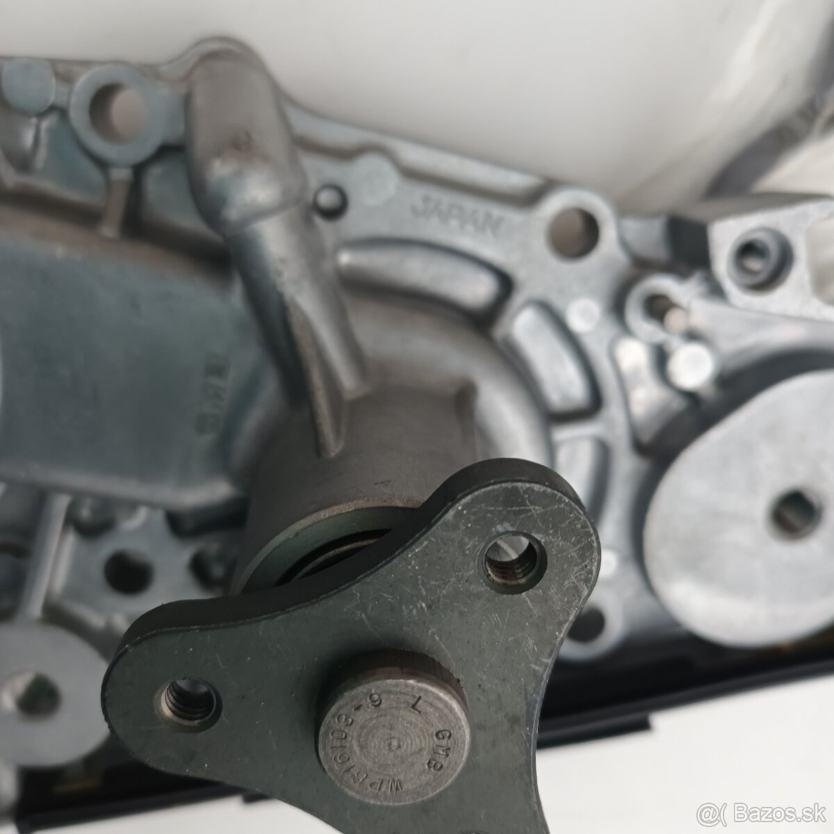 Predám vodnú pumpu Mazda 323 IV 1,8 16v+Turbo - 2