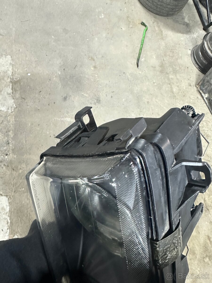 Prave predne svetlo bmw E36 - 2