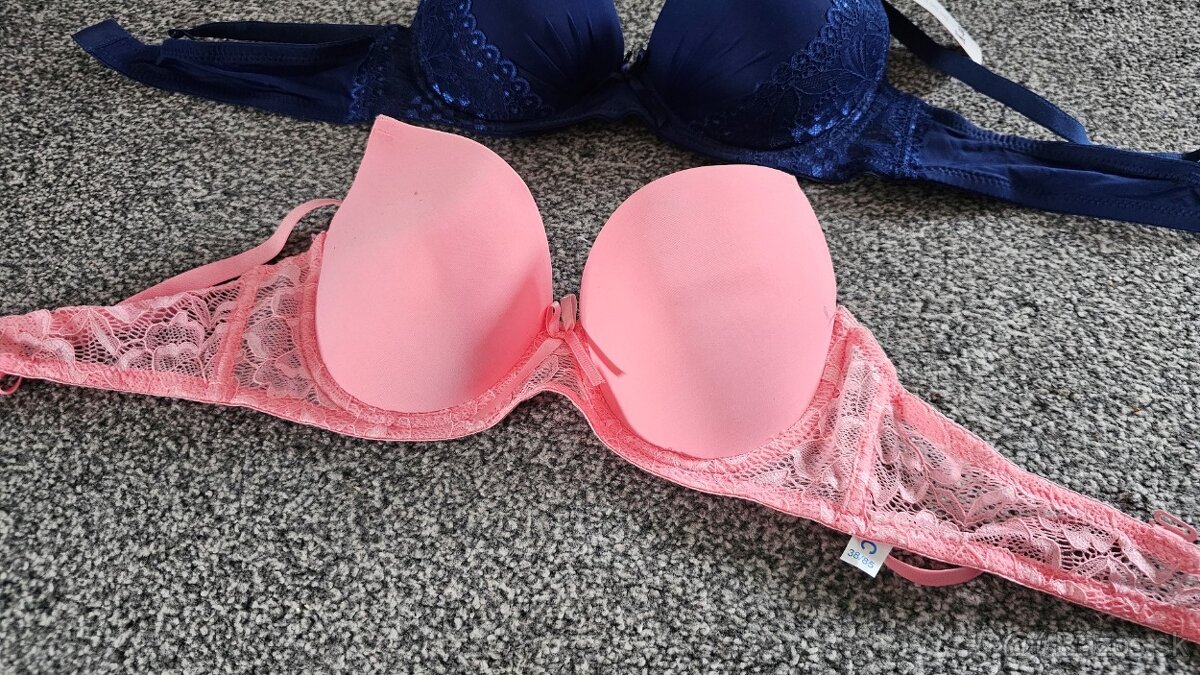 Dve nové podprsenky 85B - 2