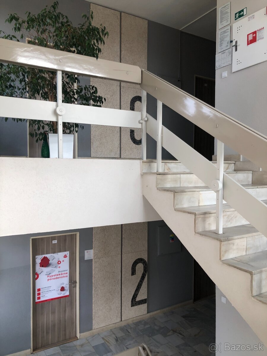 Voľné priestory na prenájom v centre Galanty - 4 kancelárie - 2