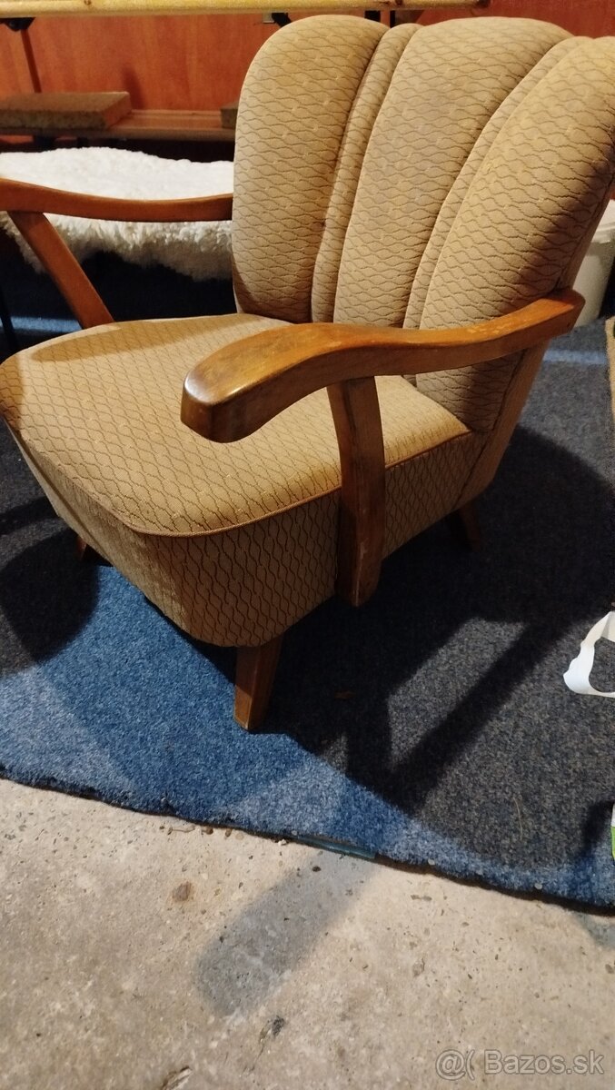 Predam 2 ks kresiel Halabala - 2