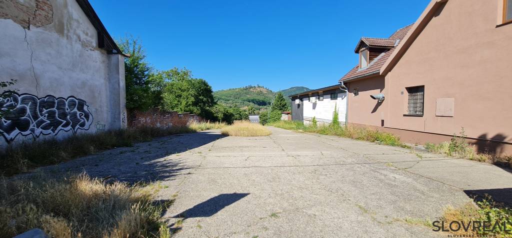 SLOVREAL predaj pozemku Žiar nad Hronom, 2149 m2 - 2