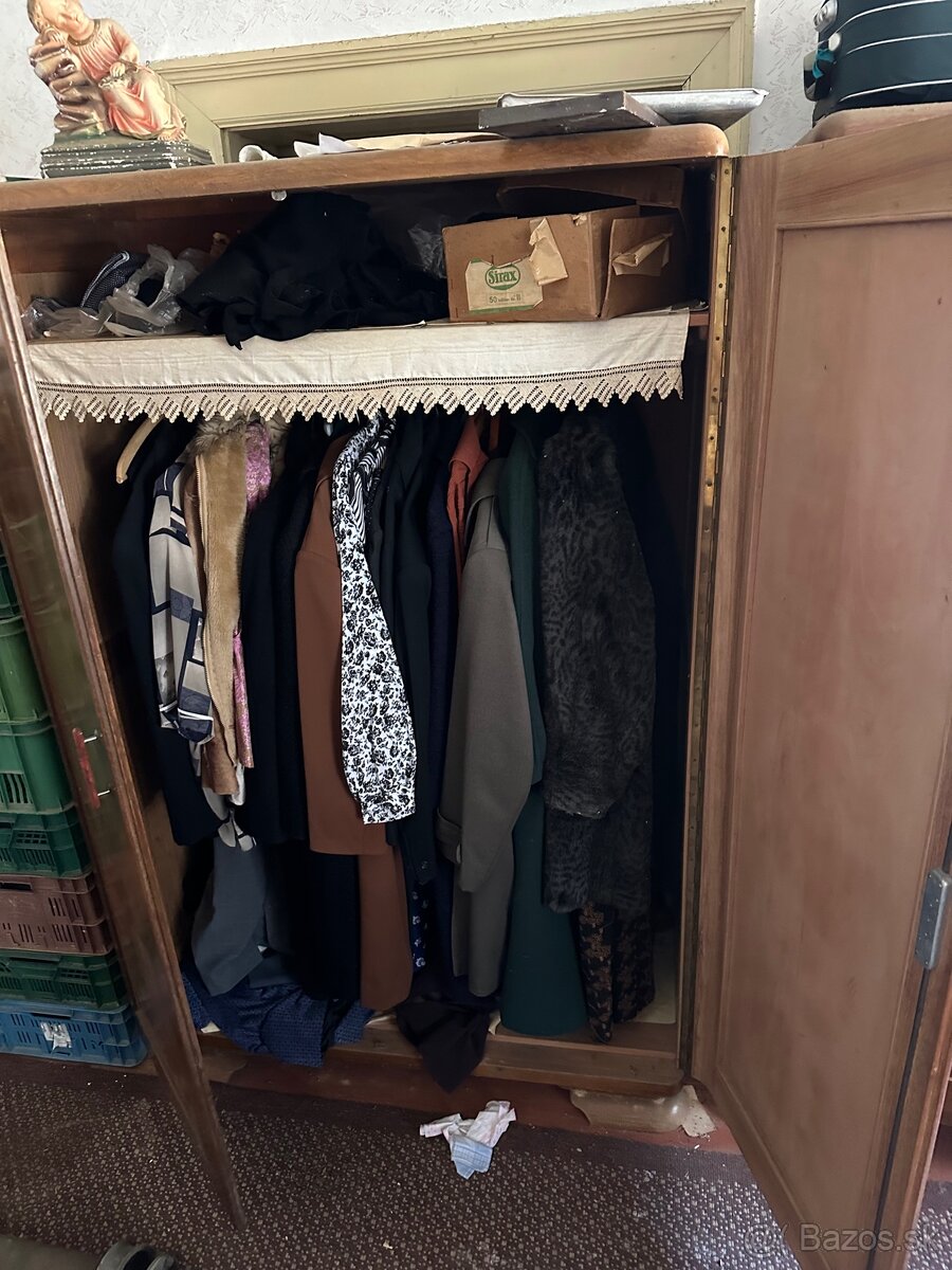 Predám starožitné skrine 90r čerešnový masív - 2