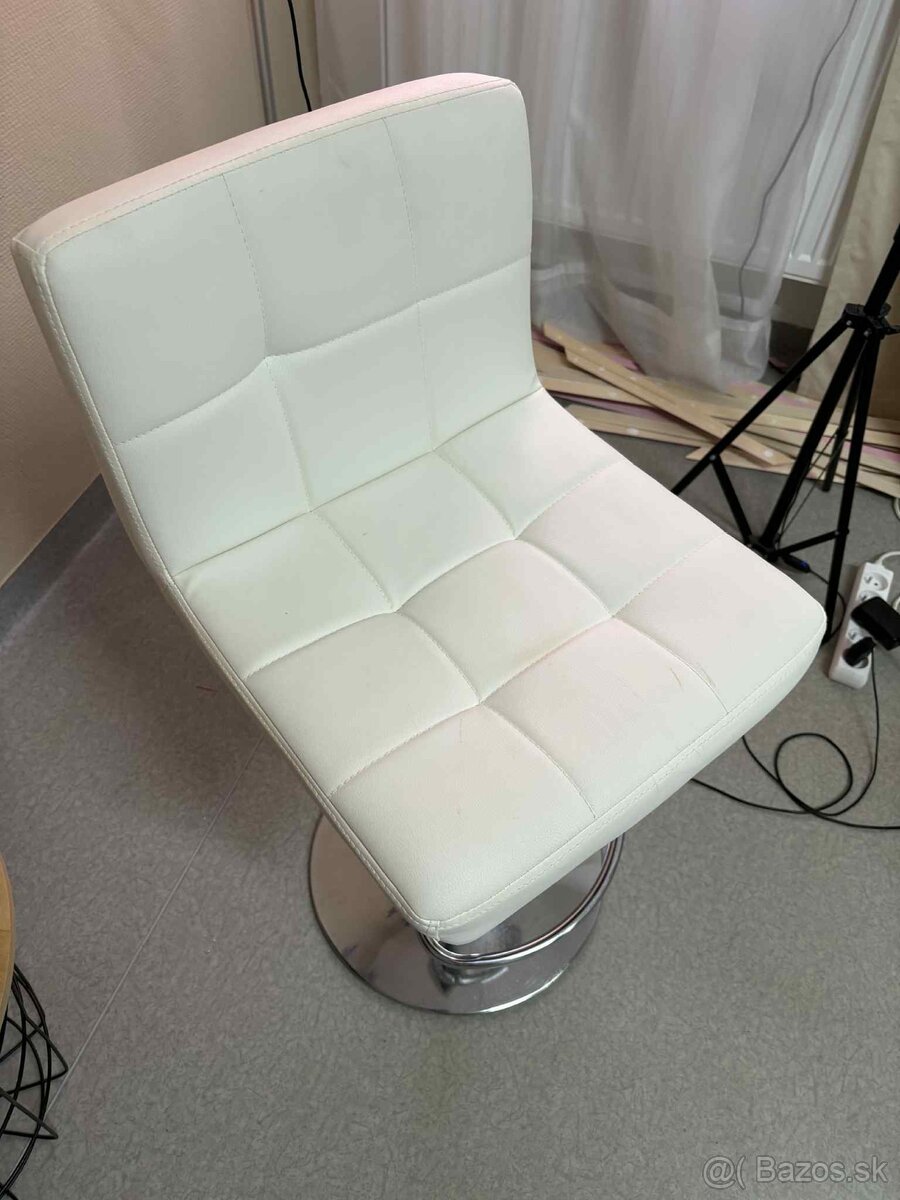 Barova stolička - 2