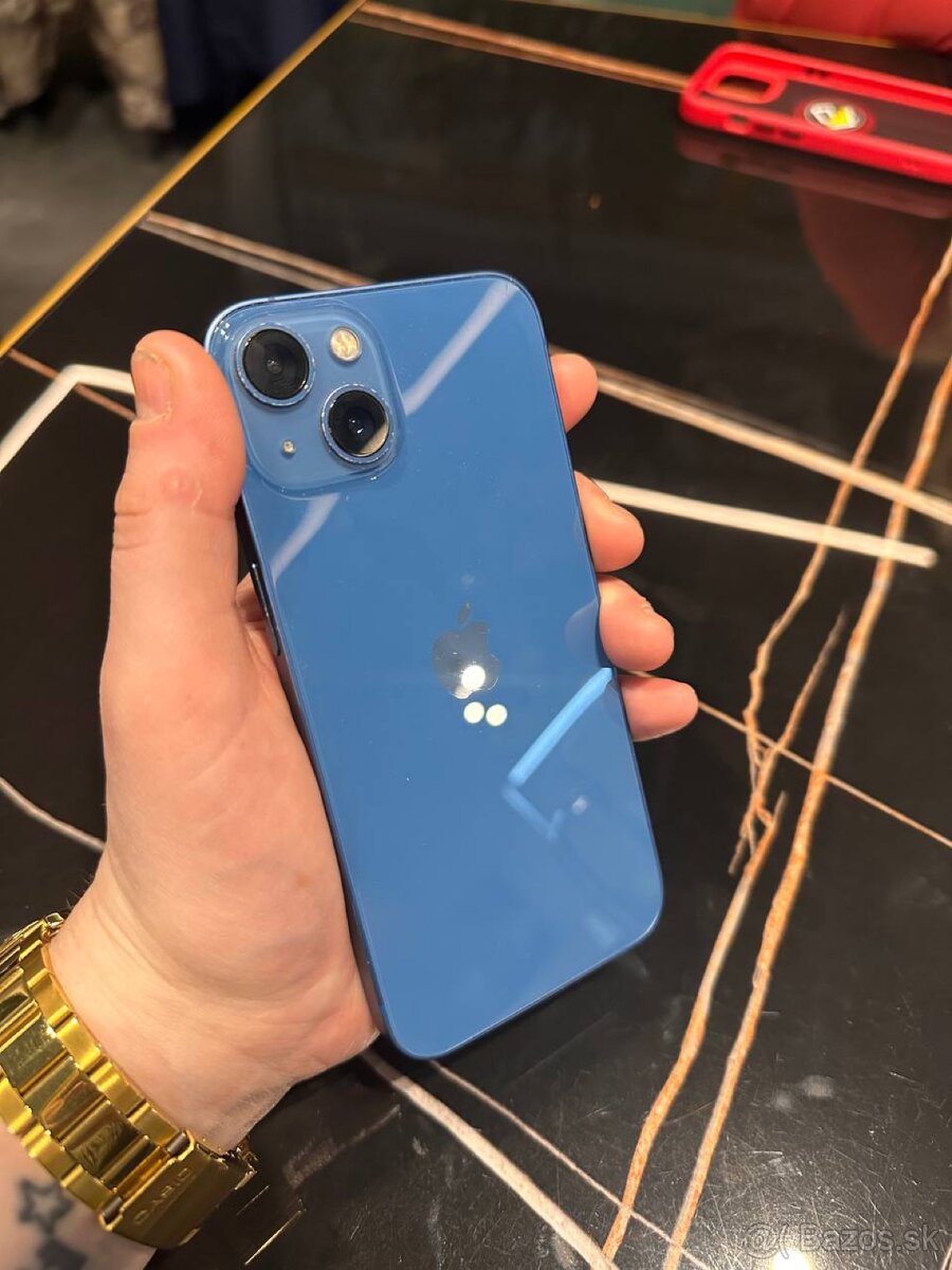Predávam iPhone 13 - 2