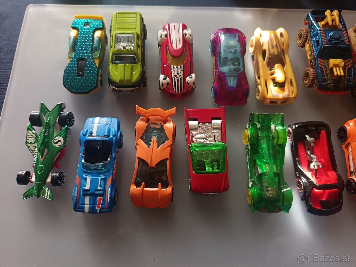 Predám autíčka Hot wheels - 2