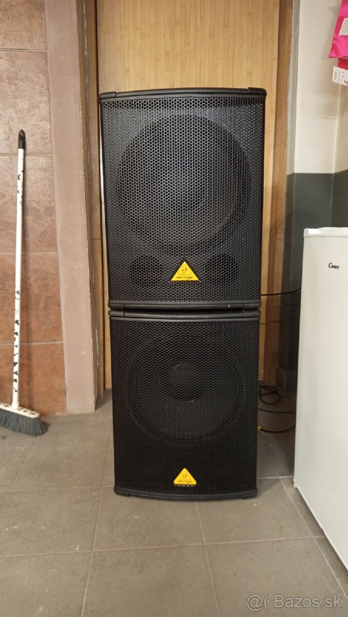 Predám 2krát Subwoofer Behringer B1500D - 2
