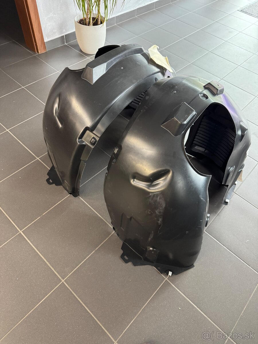 Audi Rs3 podbeh predný - 2