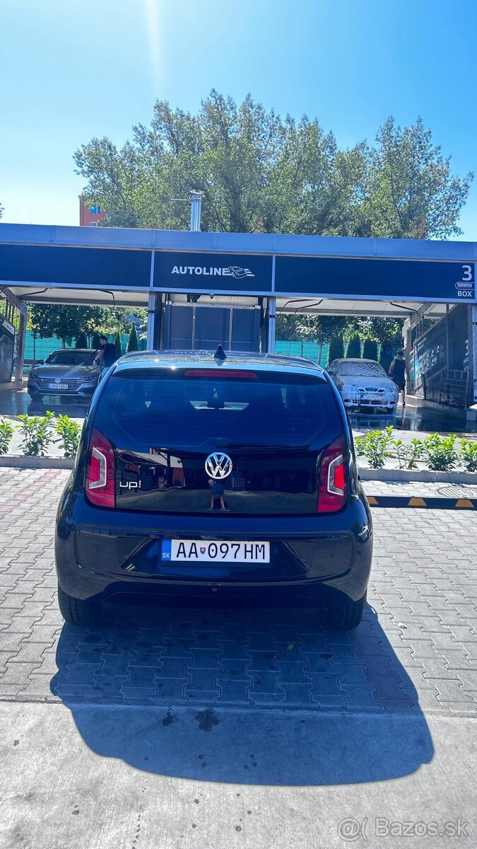 Volkswagen Up - 2