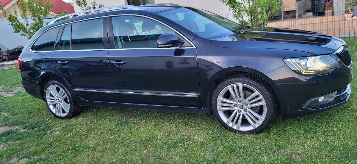 PREDNE DVERE ŠKODA SUPERB 2 ČIERNA FARBA - 2