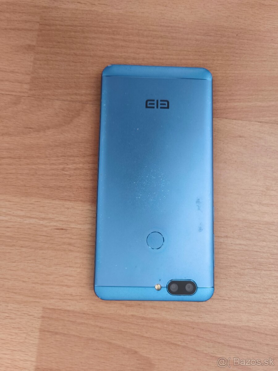 Mobilný telefón Huawei - 2