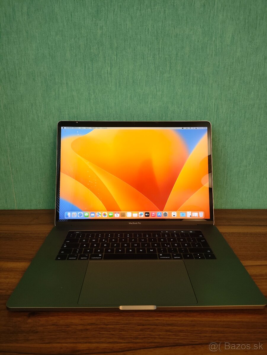 Apple MacBook Pro 15 2017 – i7 / 16GB / 256GB - 2