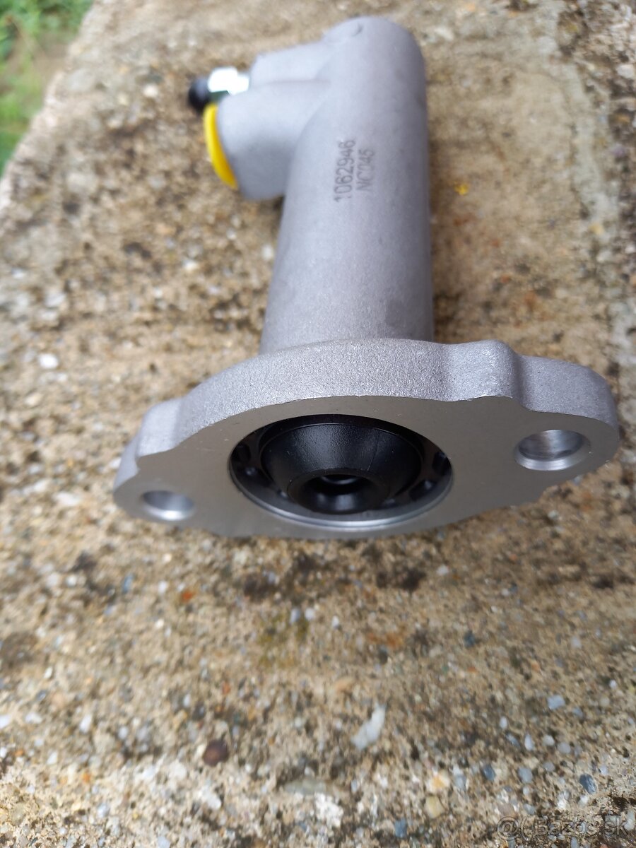 Pomocný spojkový valec - 2