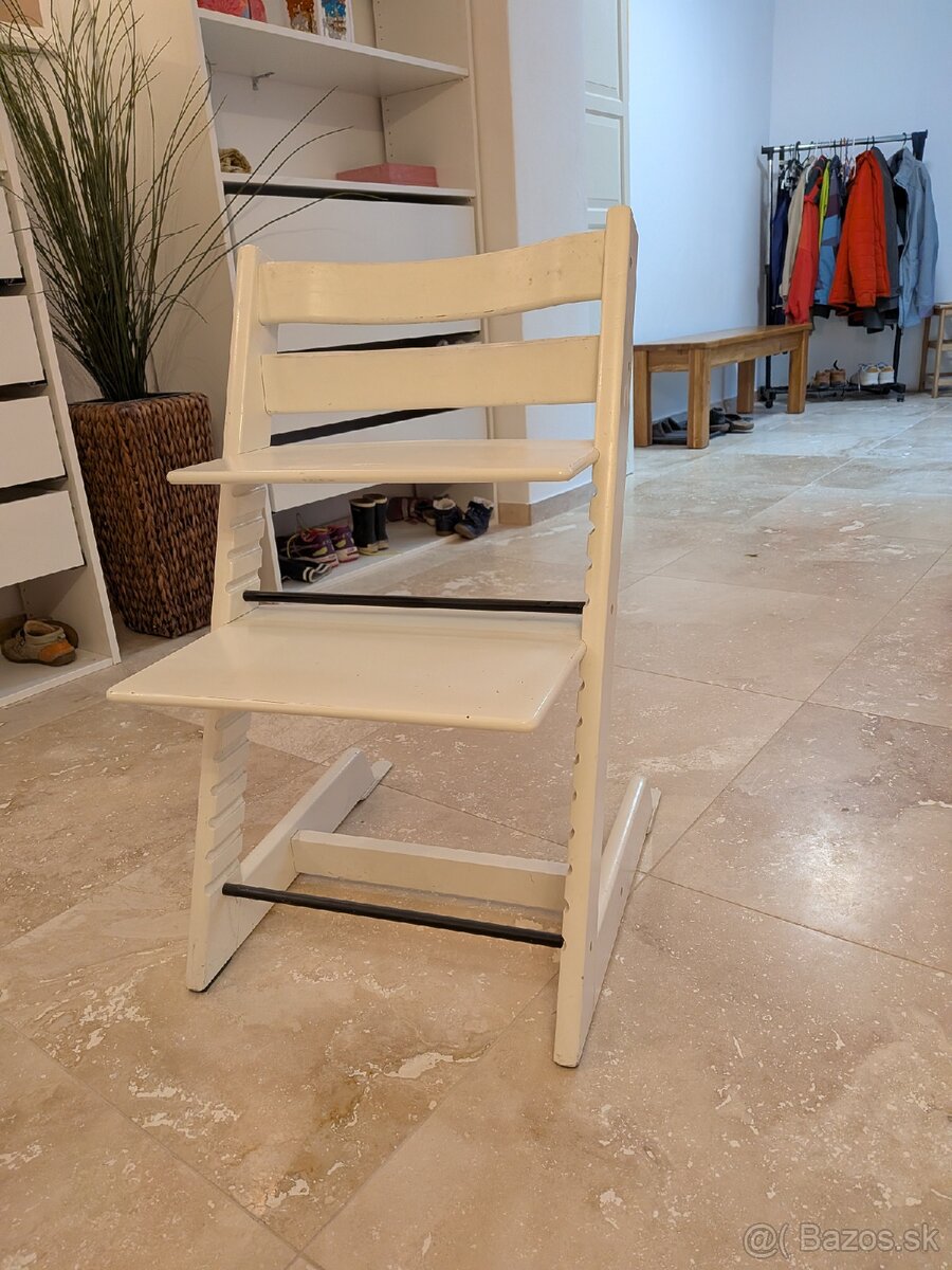 Stokke biela detská rastúca stolička - 2