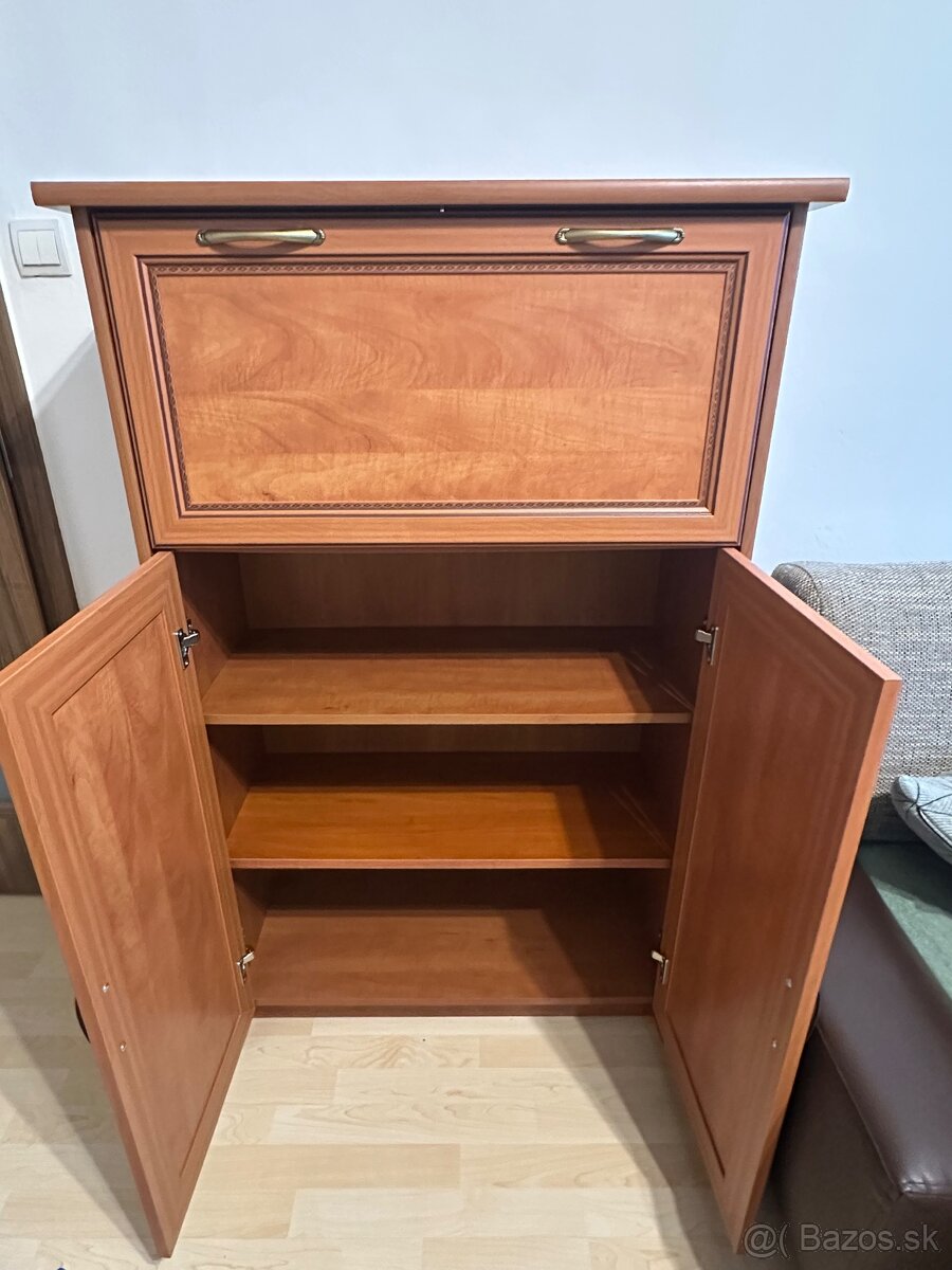 Komoda - 2
