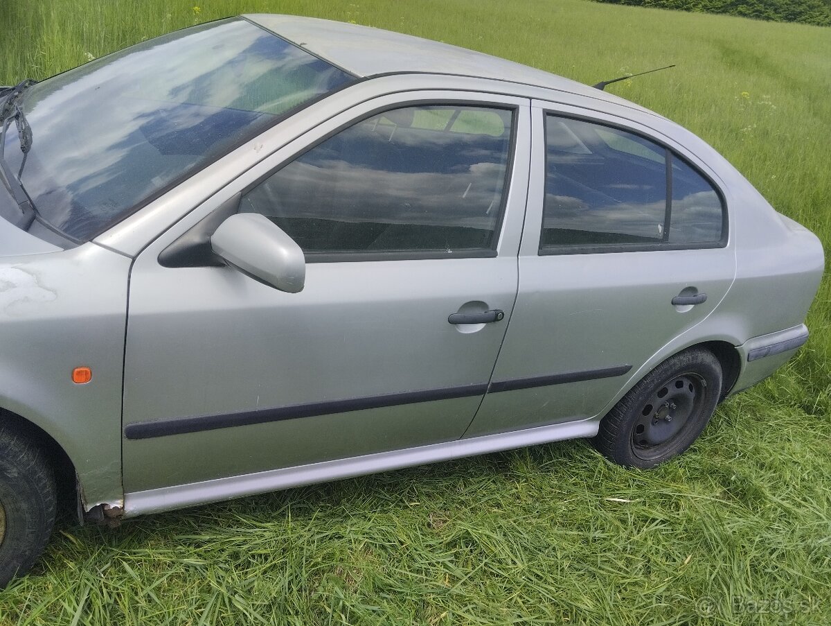 Dvere Škoda octavia 1 Sedan . - 2