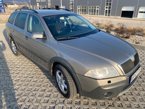 Škoda octavia 2 scout 2.0 TDI - 2