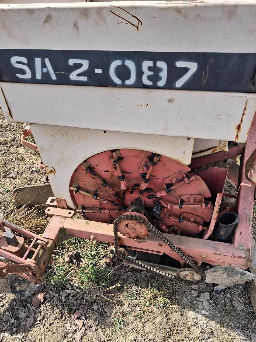 Sadzač zemiakov český SA 2 087 - 2