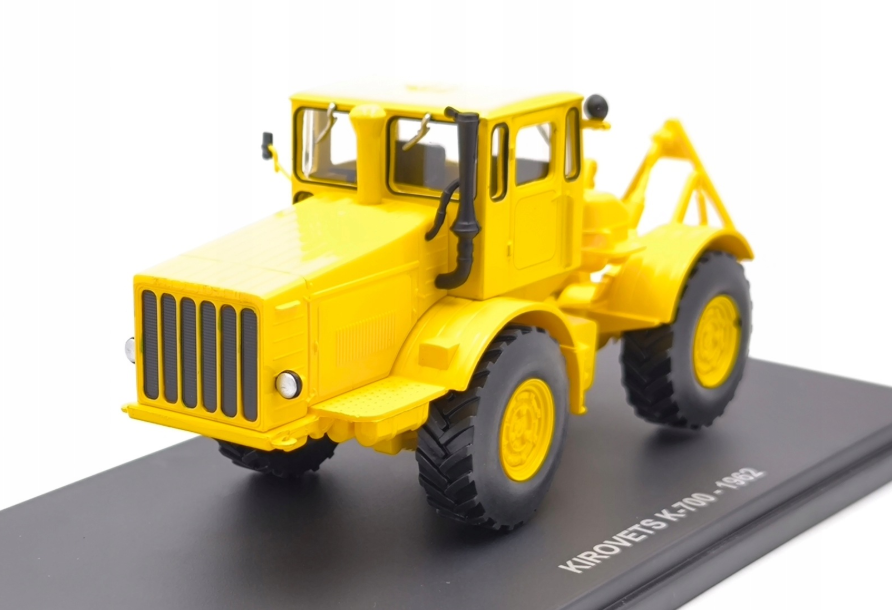 Kirovec K-700 1:43 - 2