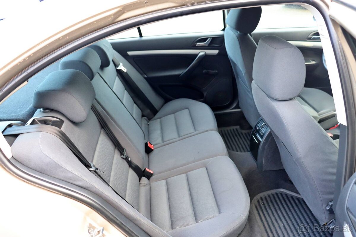 Škoda Octavia 1.6 Ambiente - 20