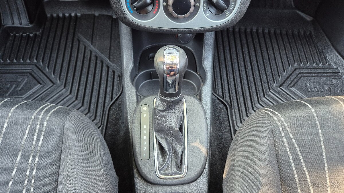 Opel Corsa 1.4 benzín automat rv.10/2009 - 20
