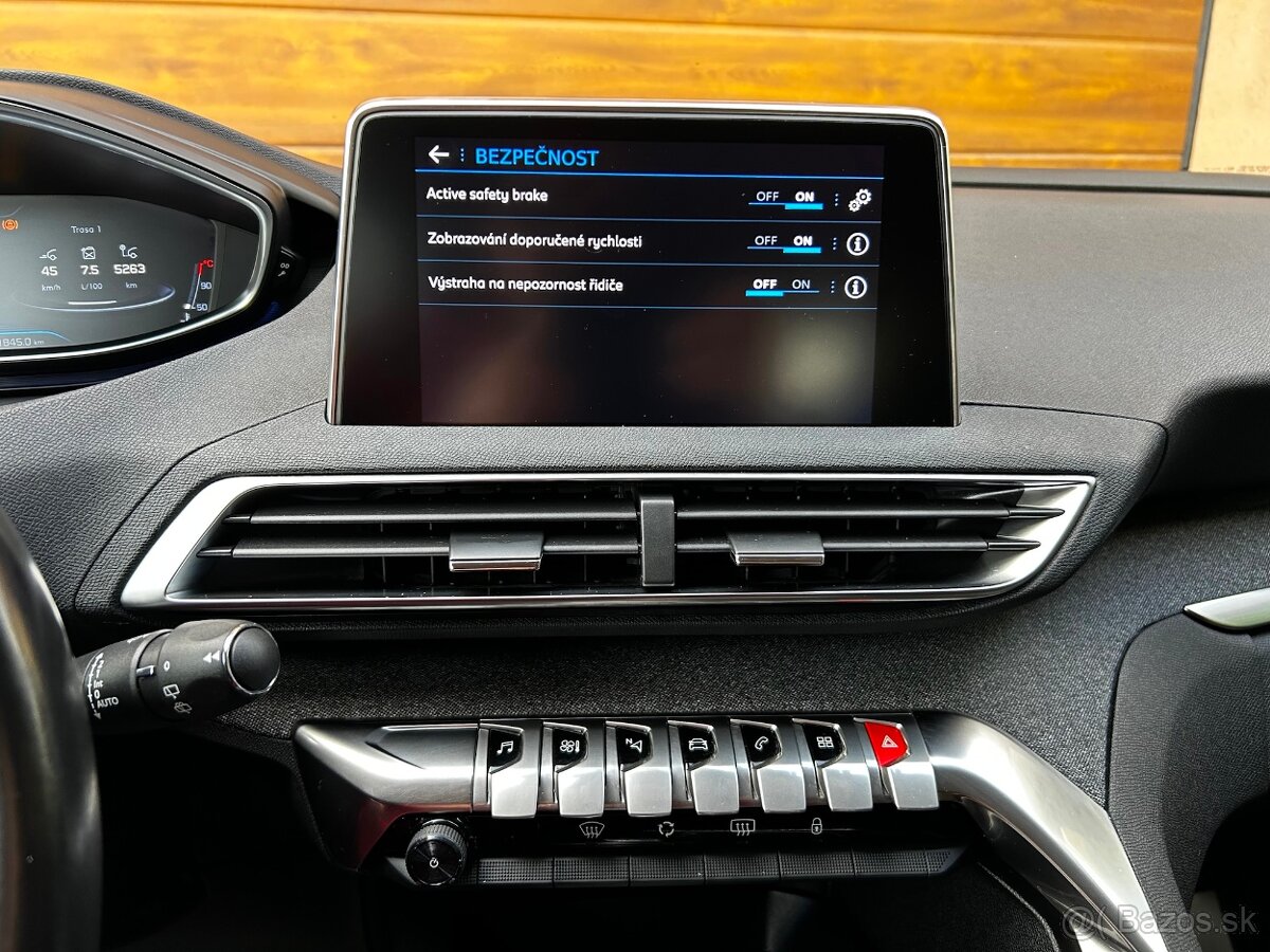 Peugeot 3008 1.2 PureTech Allure EAT8 - 20