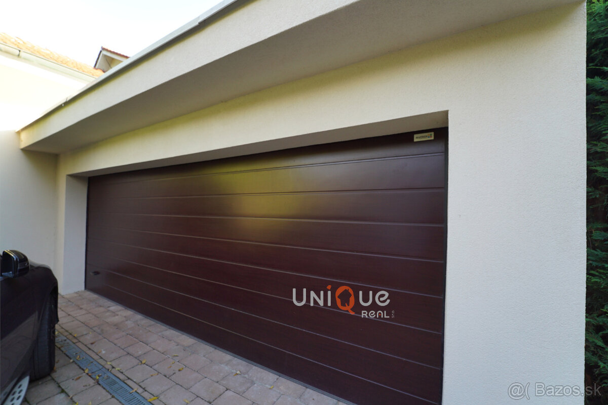 Na predaj kompletne zariadený rodinný dom s bazénom - 20