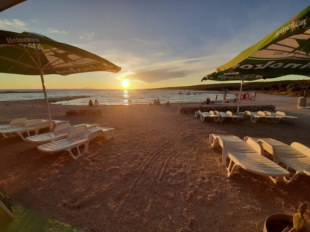 Chorvátsko-trojizbový apartmán s výhľadom na more-PAG - 20