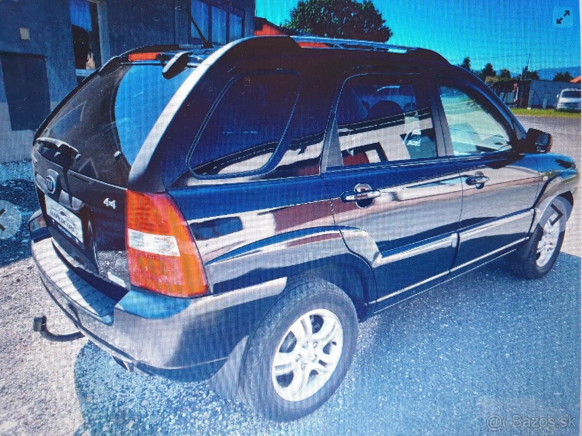 Kia Sportage II predná kapota - 20