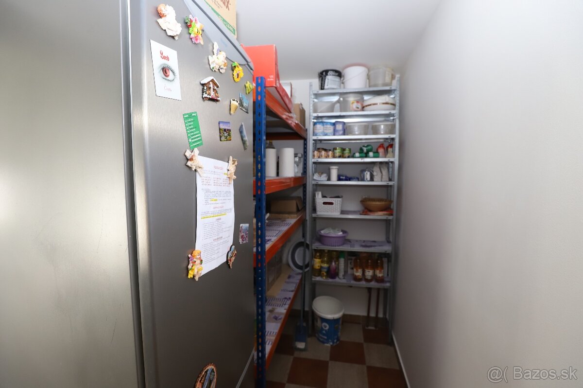 4 izbový rodinný dom so zariadením, pozemok 1174 m2 - 20