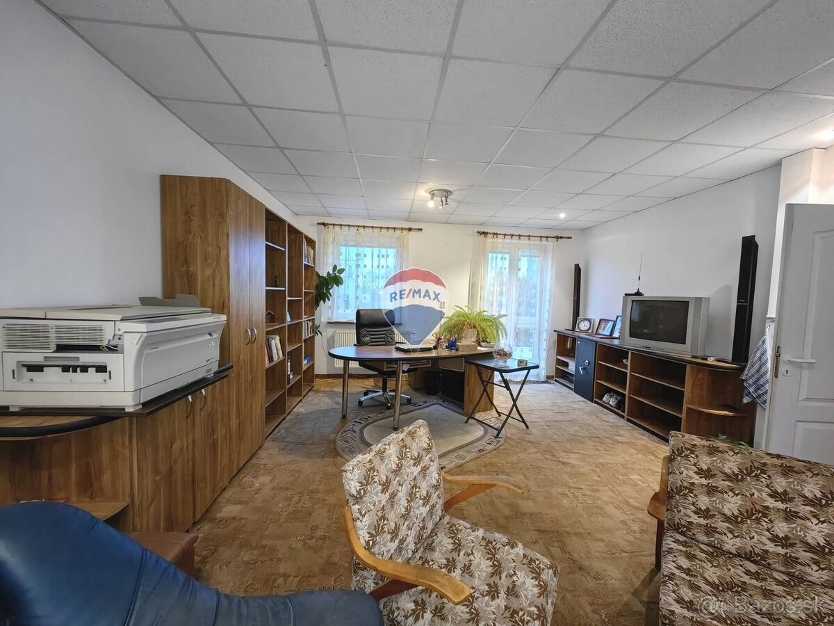 Polyfunkčný objekt, dom, podnikanie, 565m2, ul. Budovateľská - 20