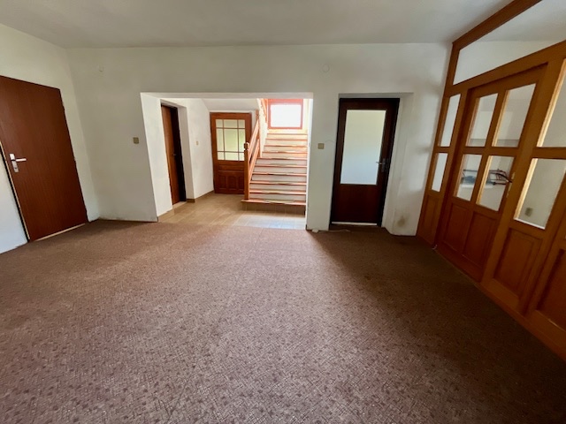 Veľký rodinný dom na Čermáni, bývanie aj podnikanie - 20