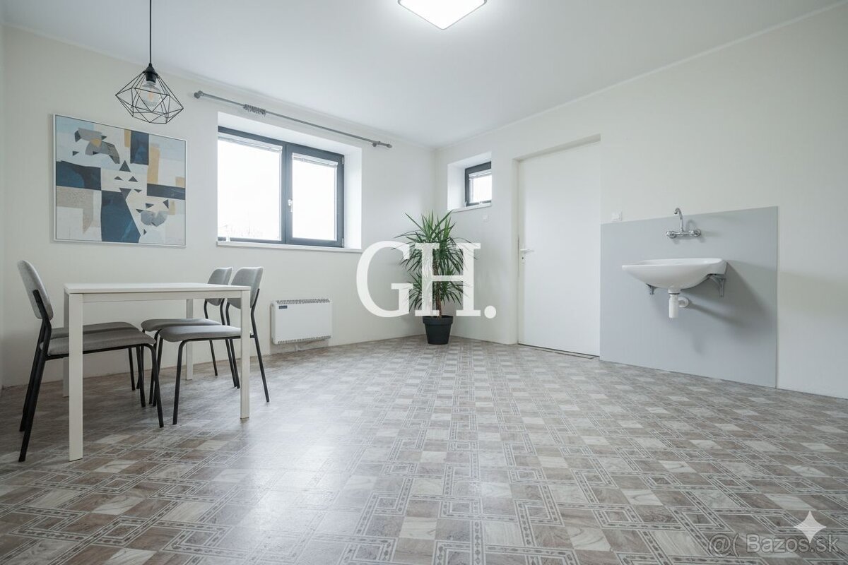 Menší 2-izbový rodinný domček v obci Dubovec, okres Rimavská - 20