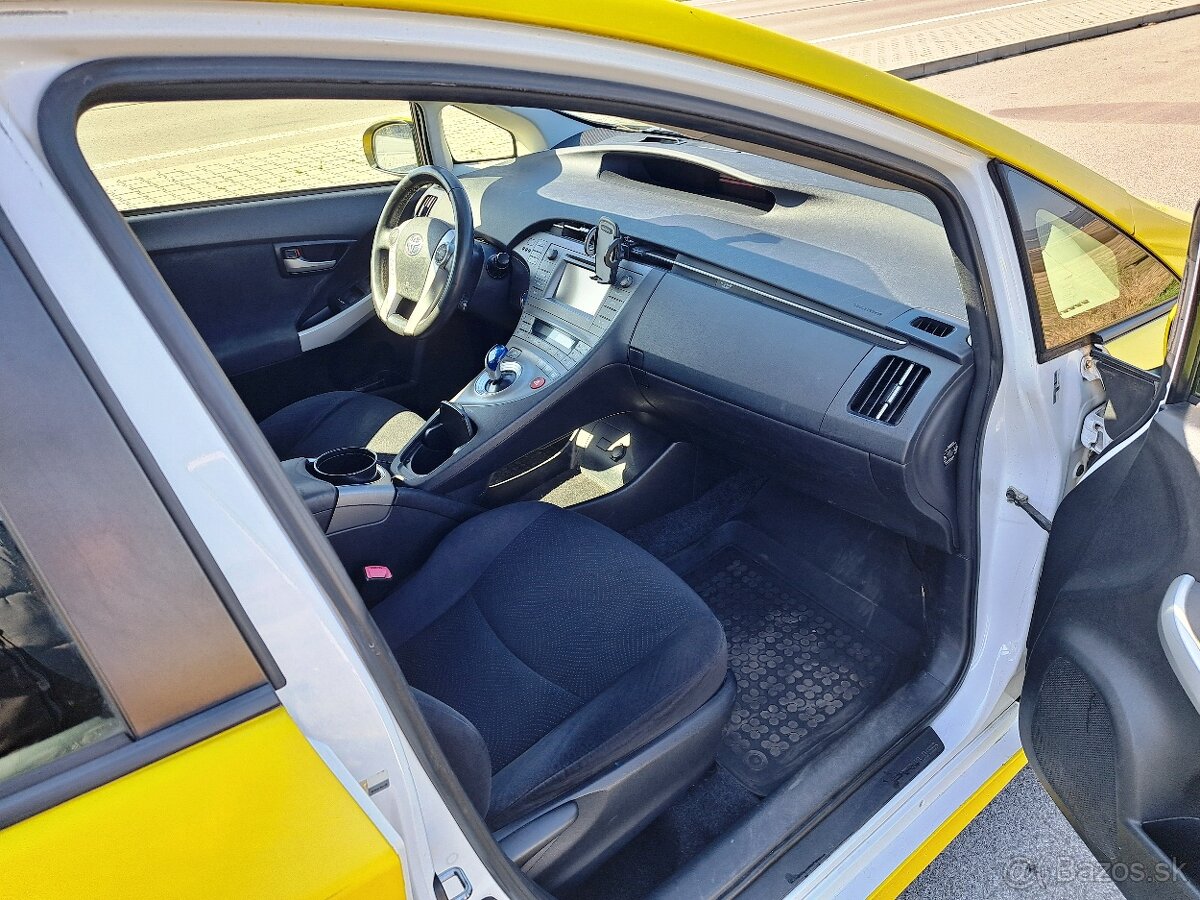 Predám Toyota Prius 1.8 Hybrid 2012 - 20