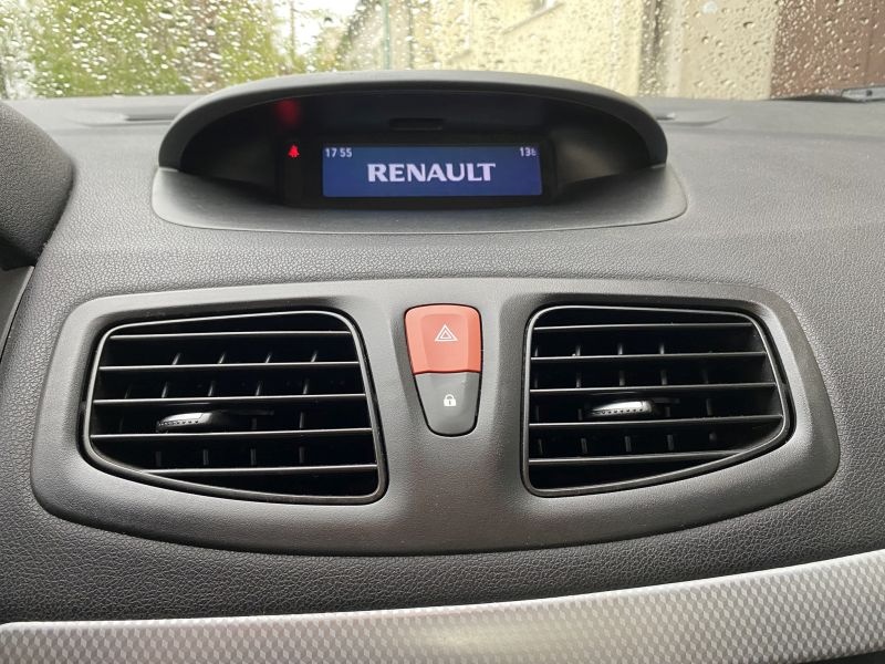 Renault Fluence 1.6 benzín, 81 kW - 20