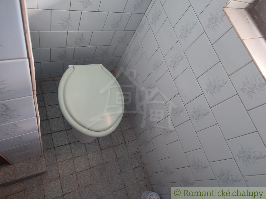 Útulná a priestranná rekreačná chata v chatovej osade v lo - 20