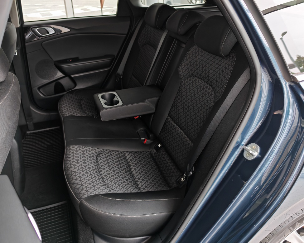 Kia Ceed SW 1.6 CRDi MHEV Gold A/T// AJ NA SPLÁTKY// - 20