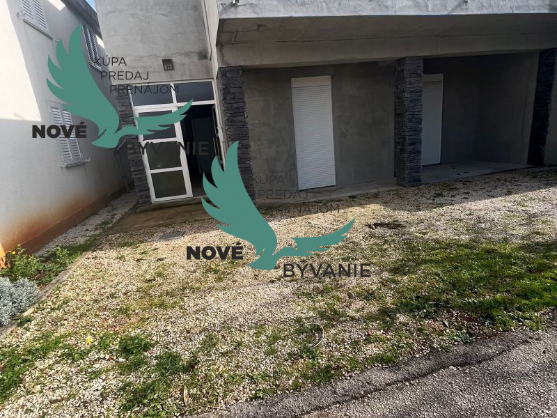 Dom 2x apartmán blízko mora v Chorvátsku na ostrove Vir - 20