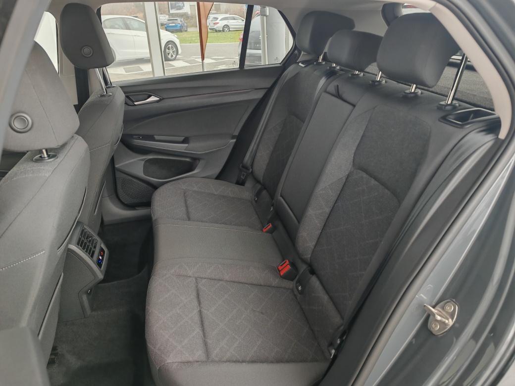 Volkswagen Golf Life 2.0 TDI 110KW DSG/AJ NA SPLÁTKY/ - 20